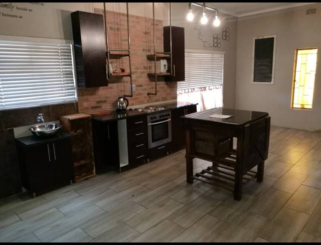3 BEDROOM HOUSE TO LET IN SAFARI GARDENS